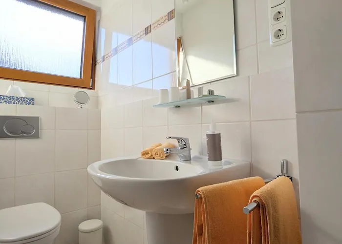 Gaestehaus Weingut Heribert Boch Alojamento de Acomodação e Pequeno-almoço